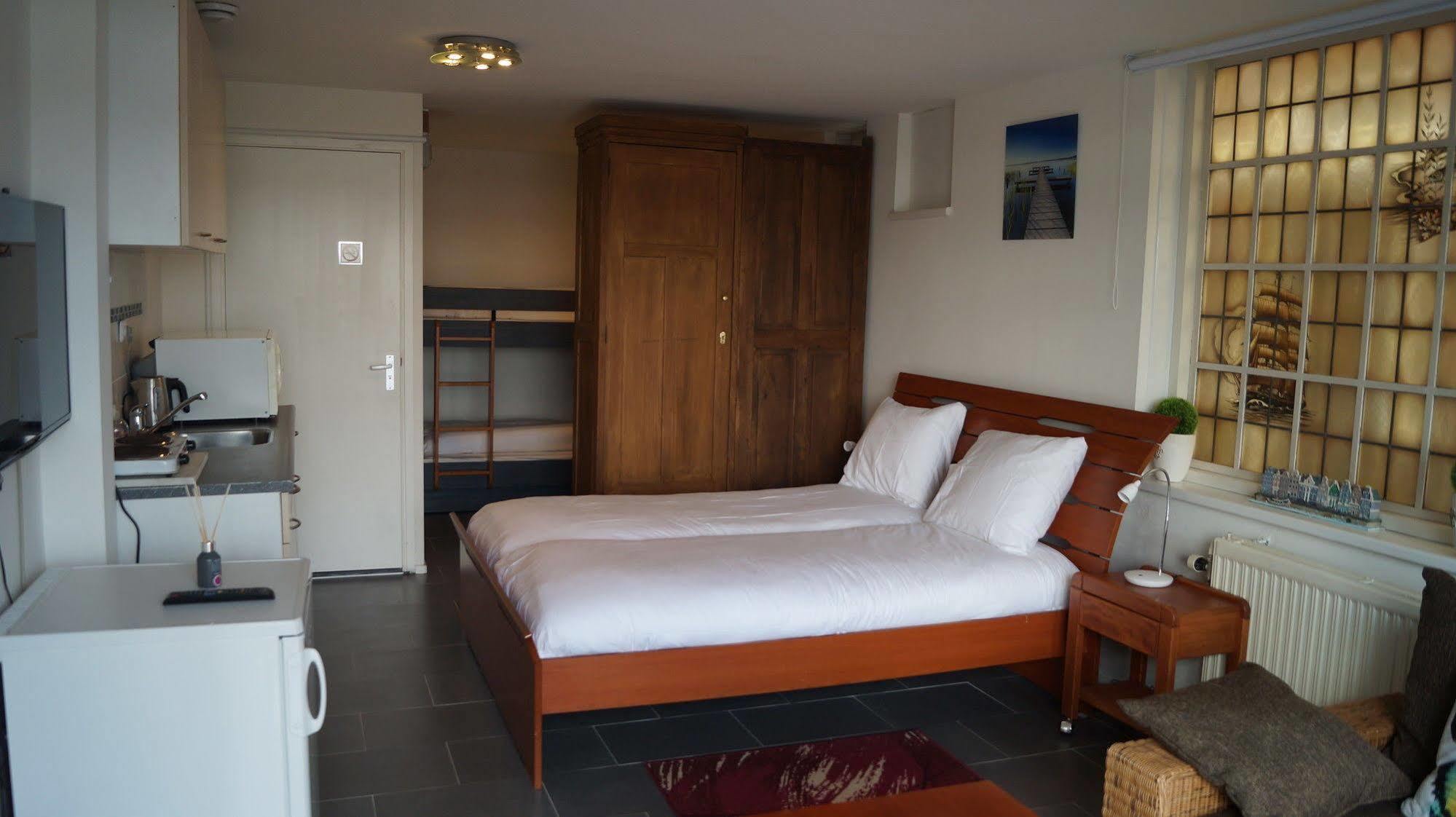 Budget Hotel De Witte Hoeck Amsterdam Wormerveer Esterno foto