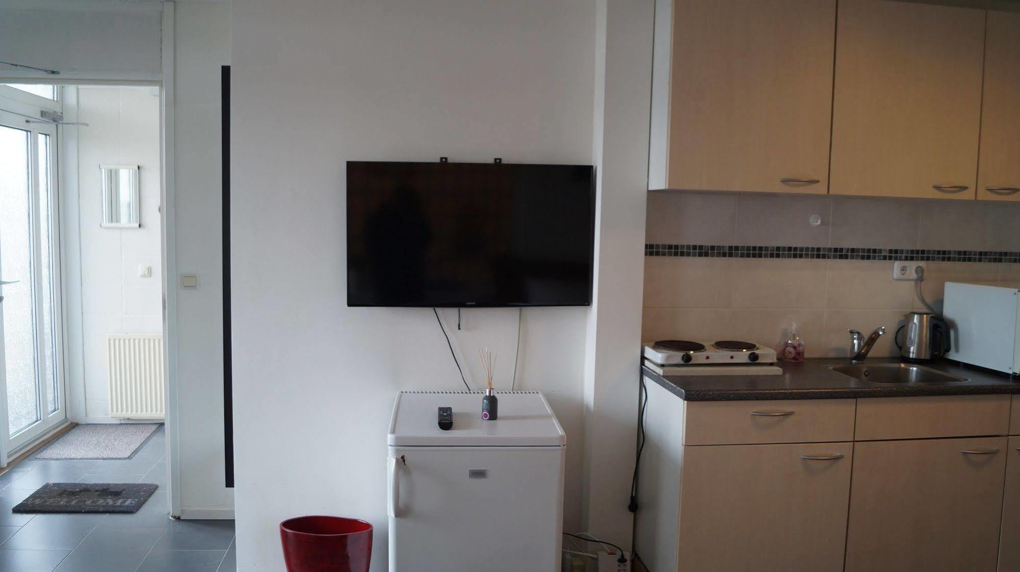 Budget Hotel De Witte Hoeck Amsterdam Wormerveer Esterno foto